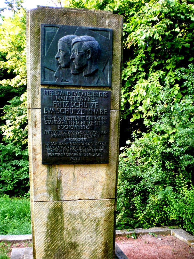Schulze-Knabe-Denkmal