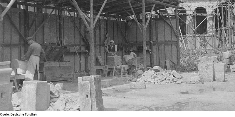 Zwingerbauhütte