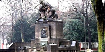 Albert-Mooren-Brunnen
