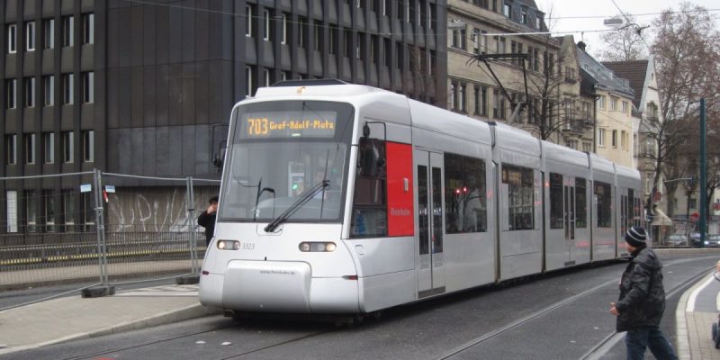 Am Wasser in Düsseldorf — Spaziergang II