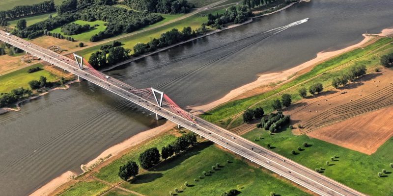 Flughafenbrücke