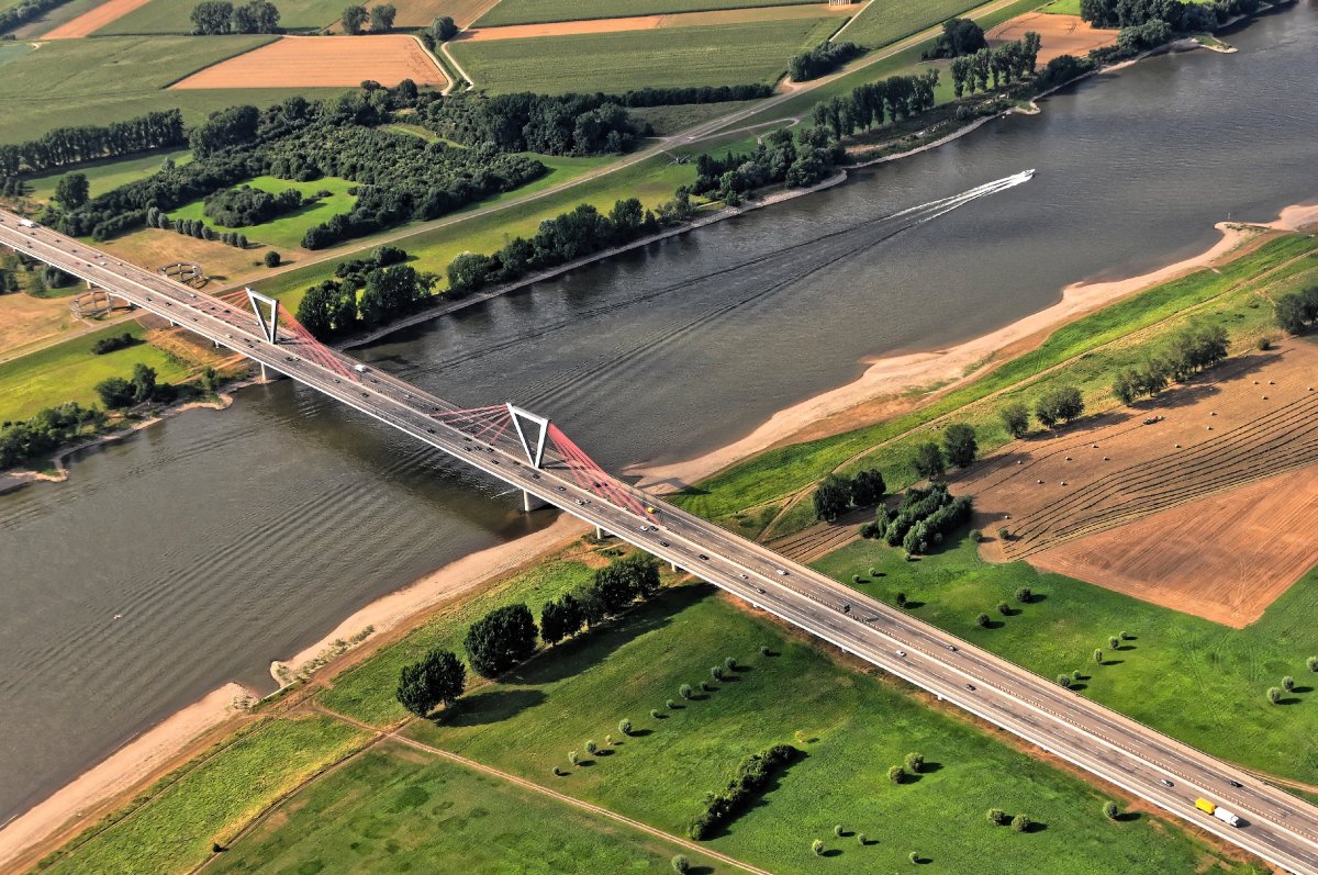Flughafenbrücke