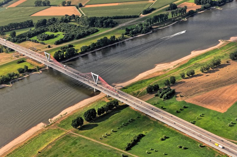 Flughafenbrücke