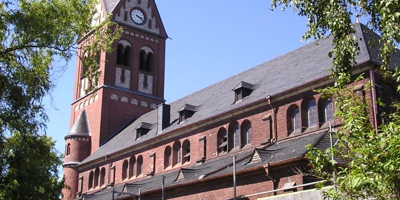 Herz-Jesu-Kirche (Urdenbacher Allee)