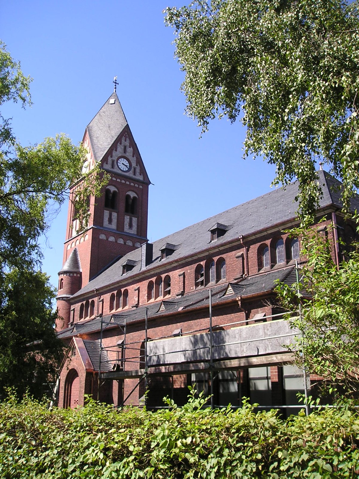 Herz-Jesu-Kirche (Urdenbacher Allee)