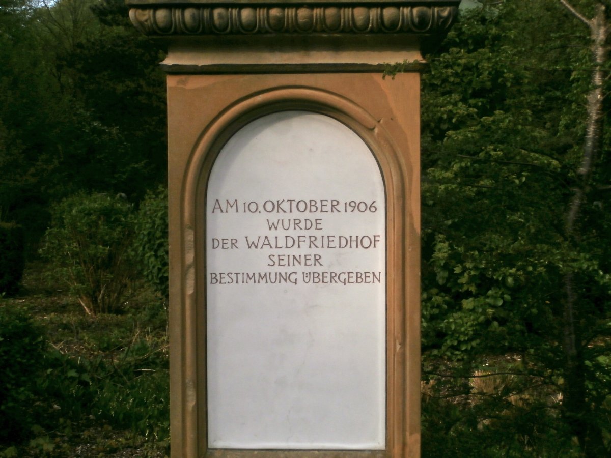 Historisches Grabmal Anno 1900