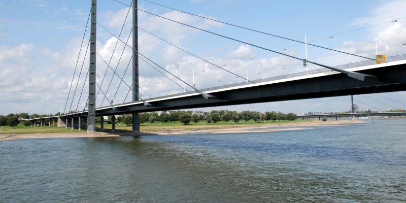 Rheinkniebrücke