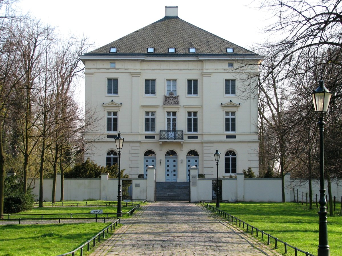 Schloss Mickeln