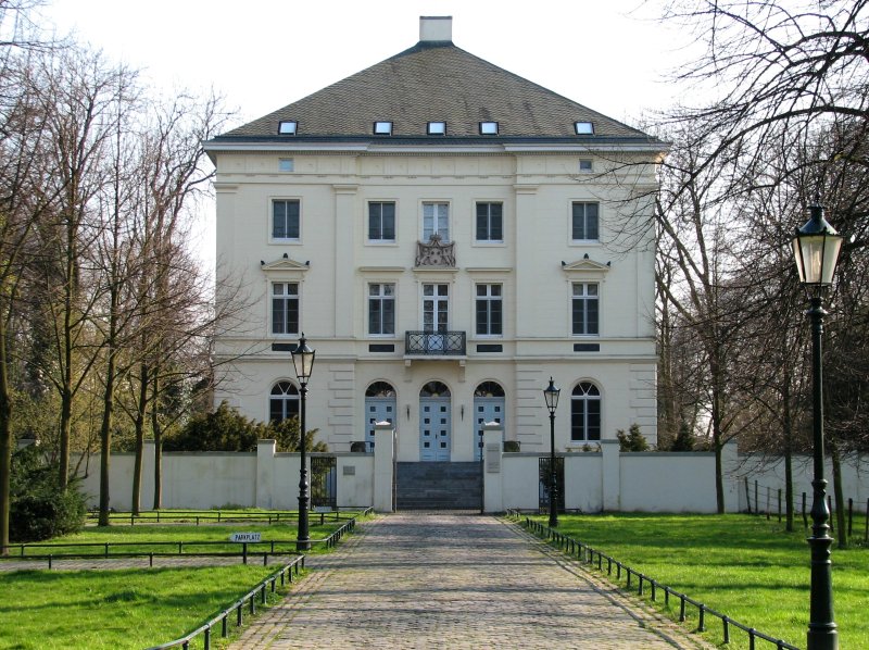 Schloss Mickeln