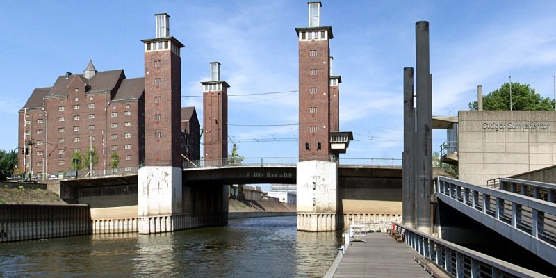 Schwanentorbrücke