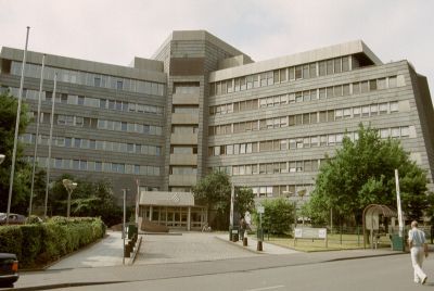 Skulpturale Begehbare Brunnenanlage