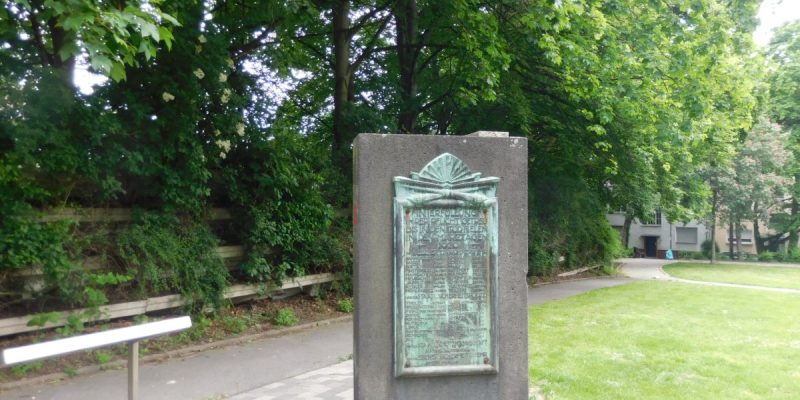 Gedenktafel (Ost)