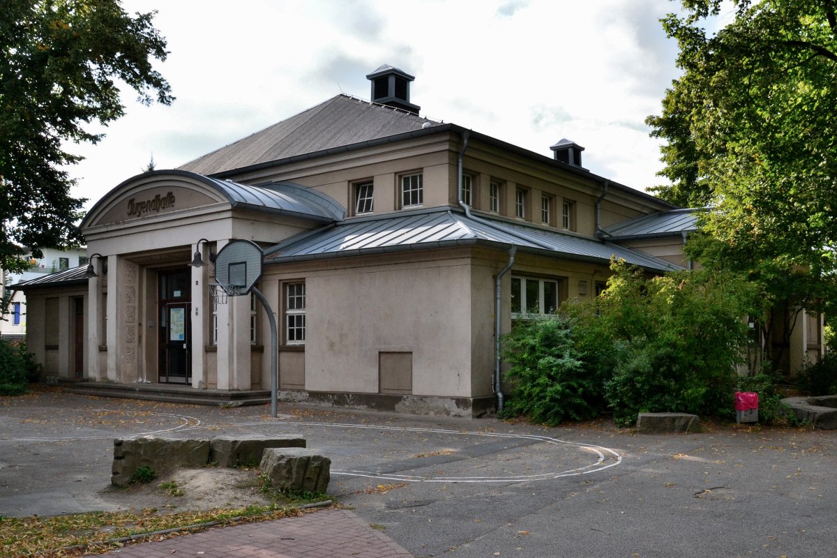 Jugendhalle