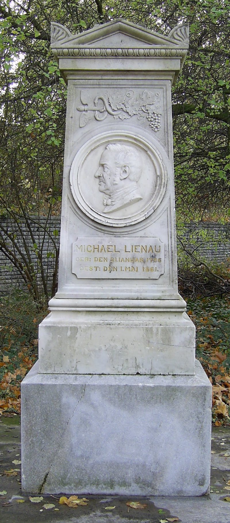 Denkmal für Michael Lienau