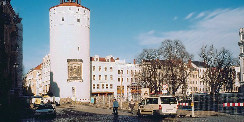 Dicker Turm