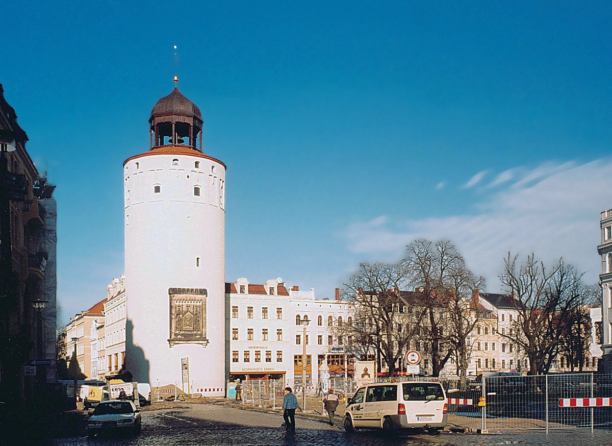 Dicker Turm