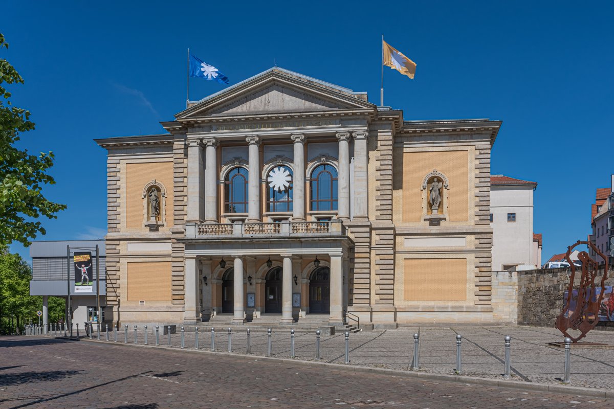 Opernhaus
