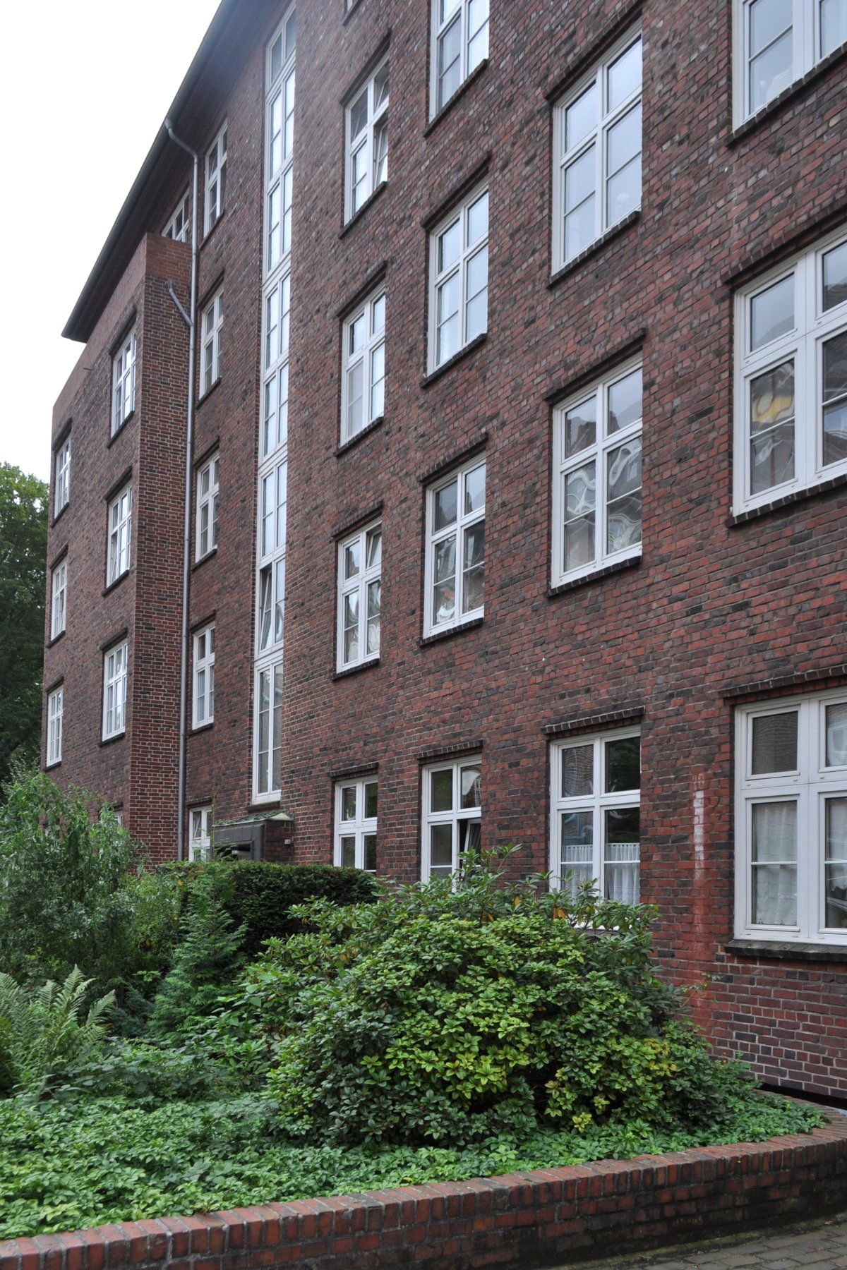 Eppendorfer Landstraße 64, Gustav-Leo-Straße 2-4