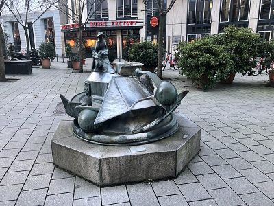 Gustav-Mahler-Platz-Brunnen