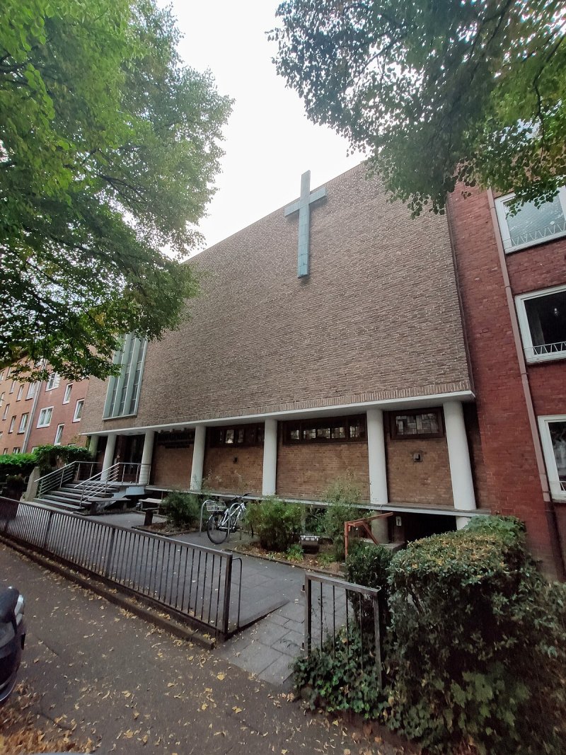 Kreuzkirche (Tresckowstraße)