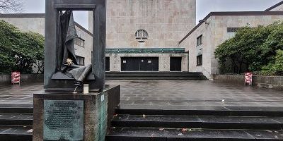 Mahnmal vor der ehemaligen Synagoge Oberstraße