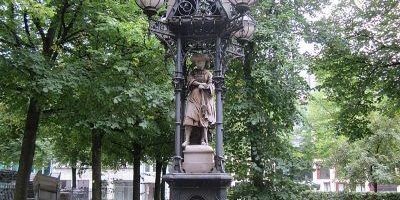 Vierländerin-Brunnen