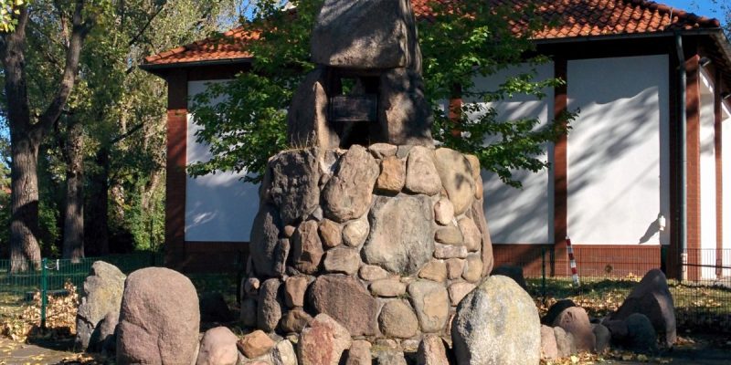 Ehrenmal (Ost 2)