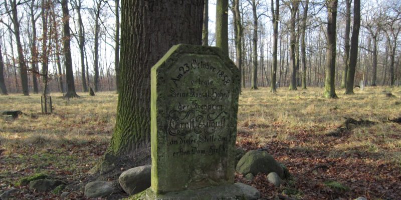 Ernst-August-Gedenkstein