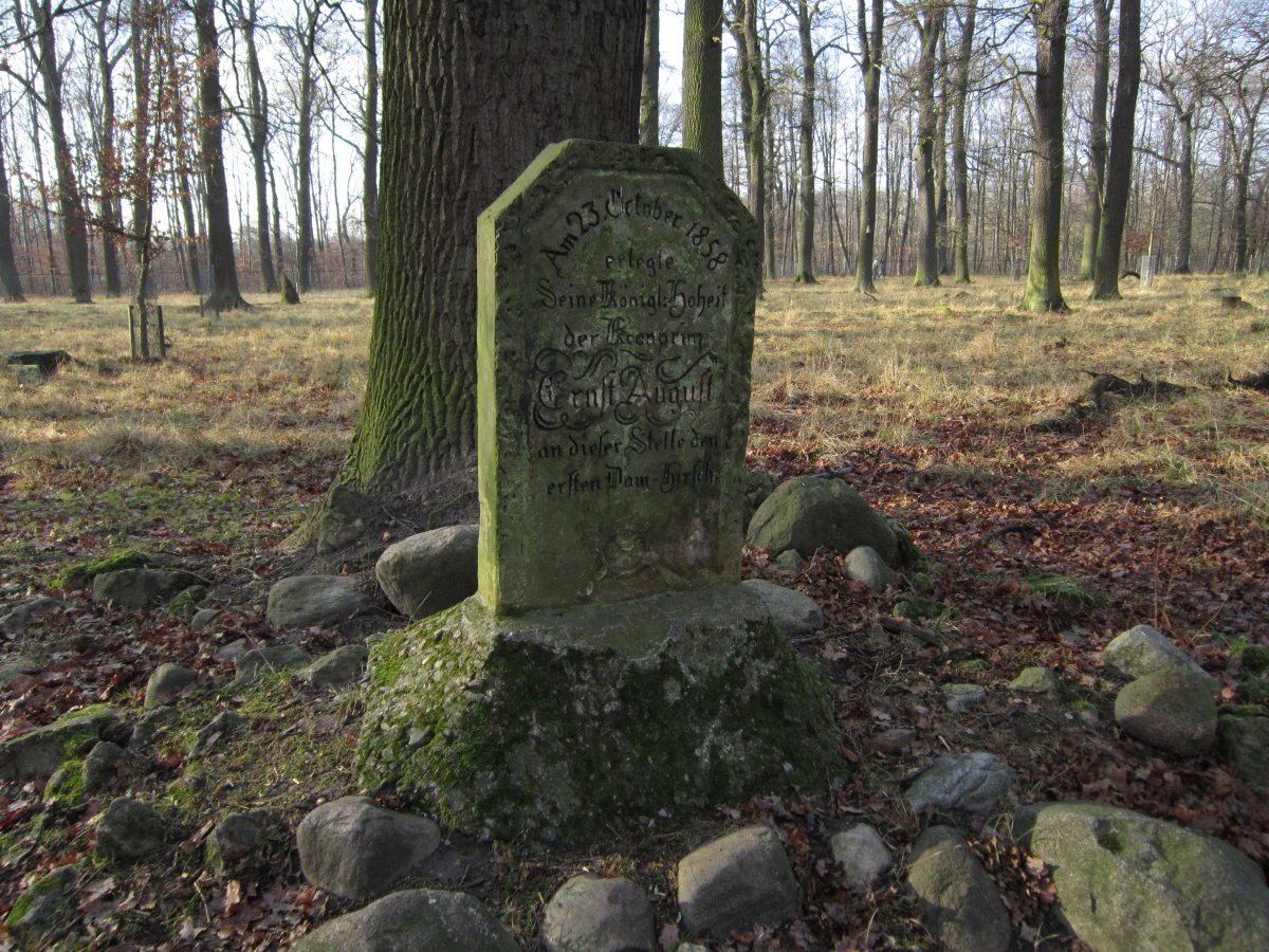 Ernst-August-Gedenkstein