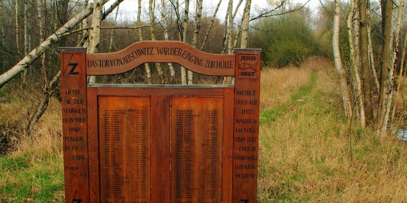 Mahnmal für das Sammellager Altwarmbüchener Moor (Sinti)