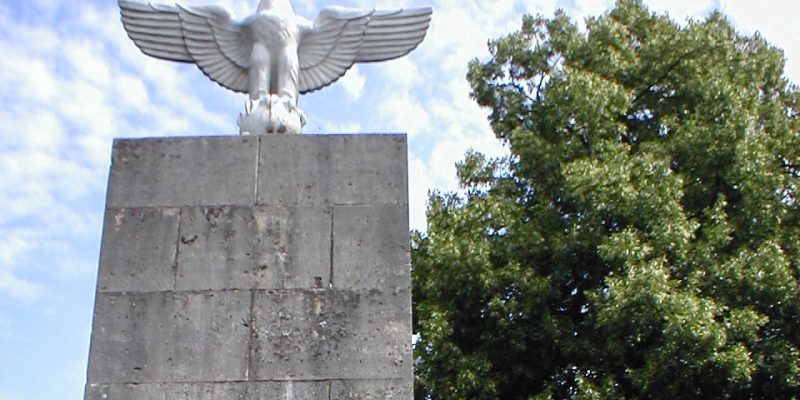 Kriegerdenkmal (West)
