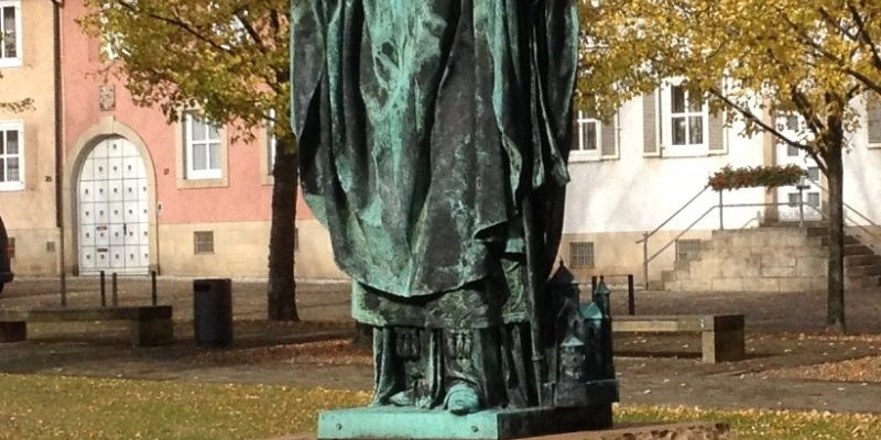 Bernwardsdenkmal