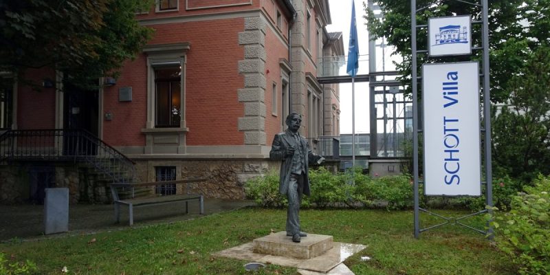 Otto-Schott-Statue