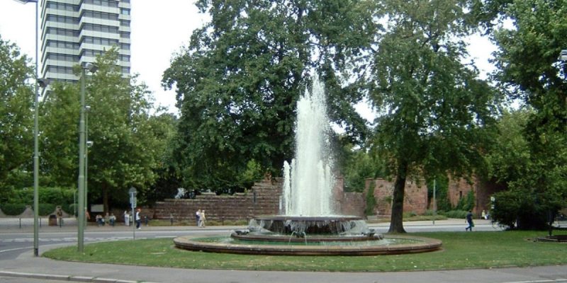 Fackelbrunnen