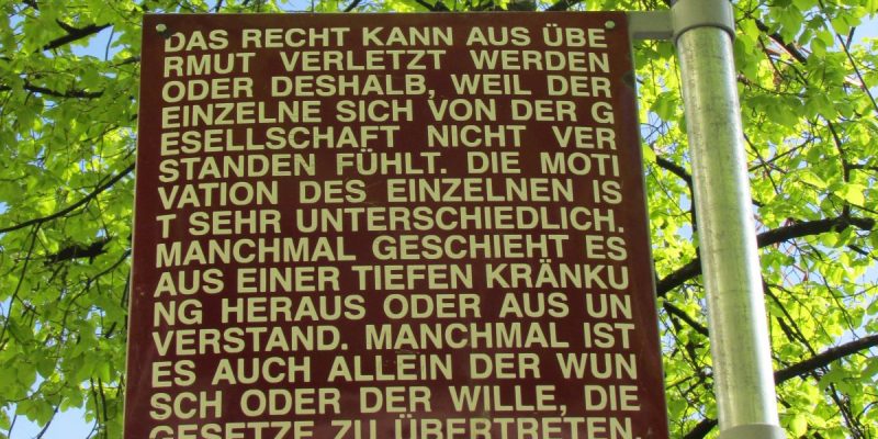 Platz der Grundrechte - Schild 24