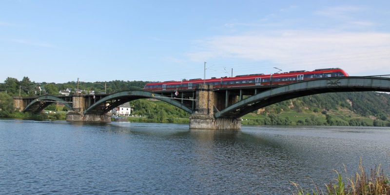 Gülser Eisenbahnbrücke