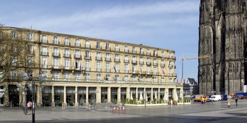 Dom - Hotel
