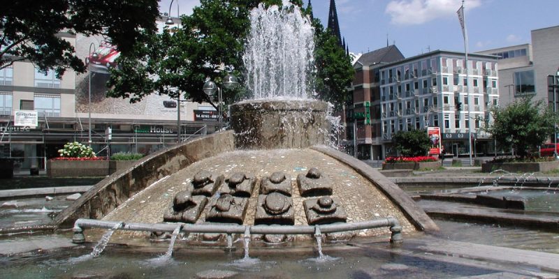 Opernbrunnen