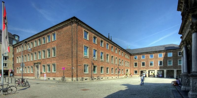 Rathaus (Spanischer Bau)