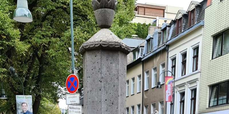 Severins-Brunnen mit Stollwerck-Mädchen