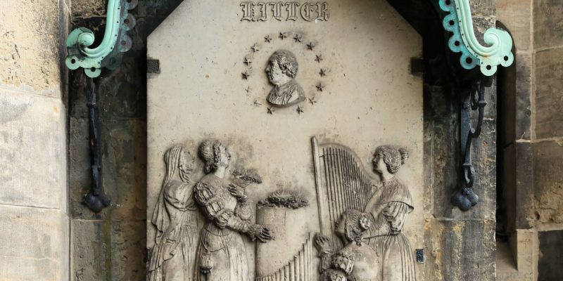Hiller-Denkmal