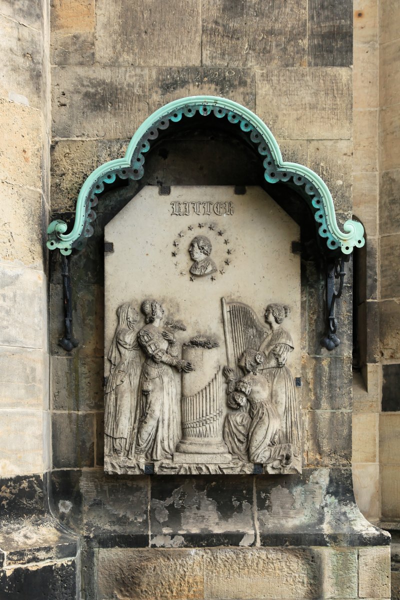 Hiller-Denkmal