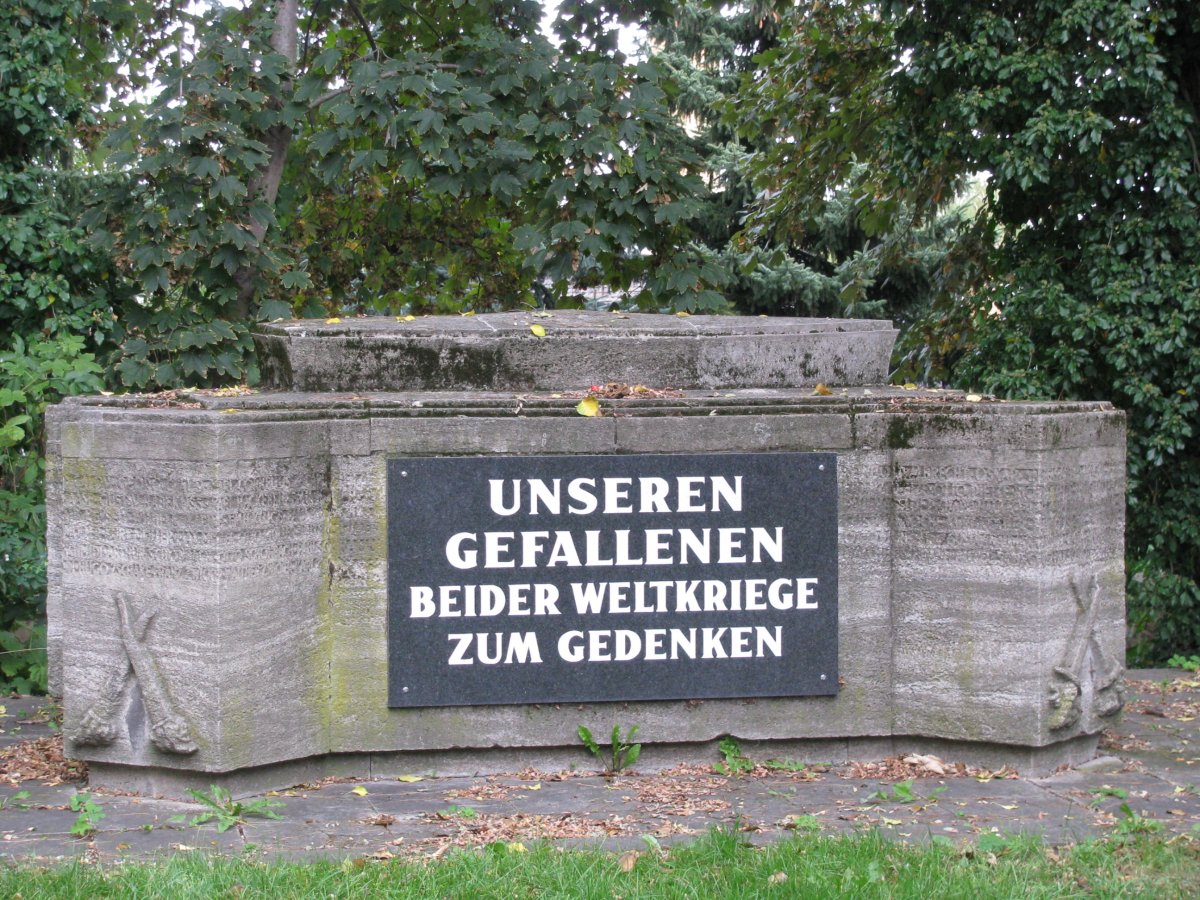 Kriegerdenkmal (Südost)