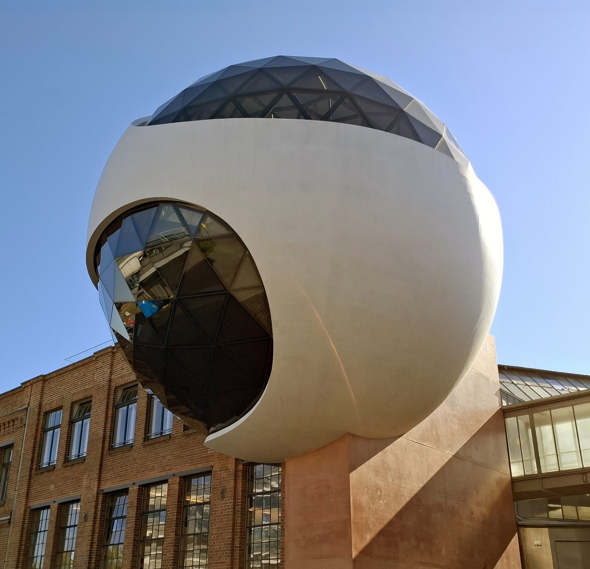 Oscar Niemeyer Sphere