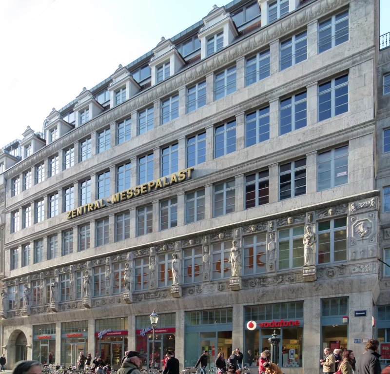 Zentral-Messepalast