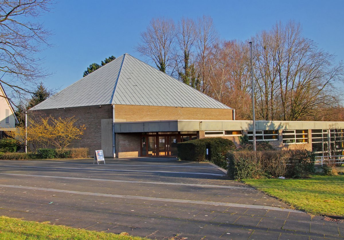 Kirchen in Leverkusen — Spaziergang II