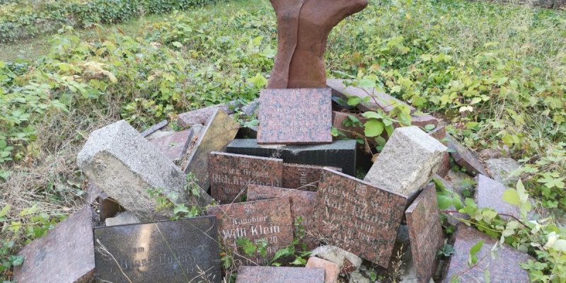 Skulptur "Wege der Verzweiflung"