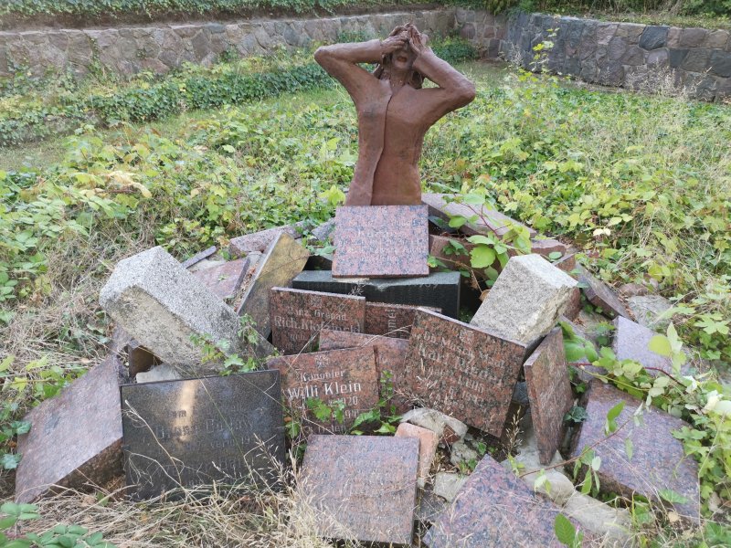 Skulptur "Wege der Verzweiflung"