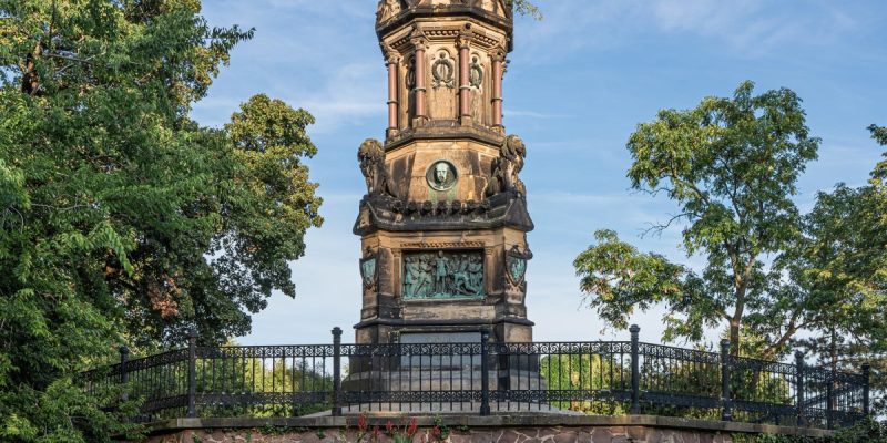 Kriegerdenkmal (Ost)