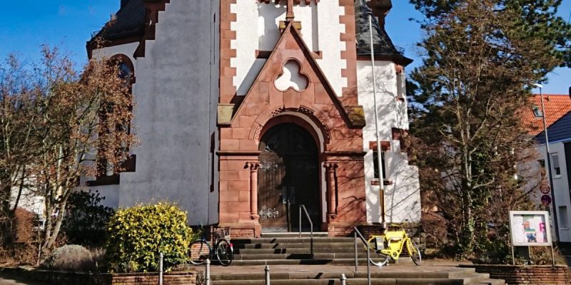 Evangelische Kirche (Elbestraße)